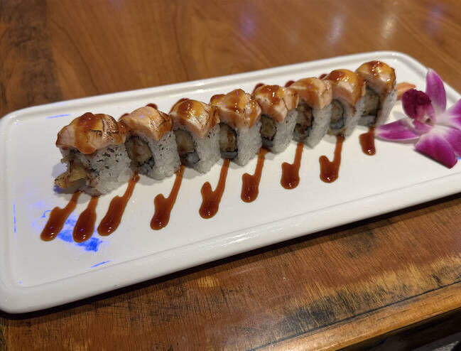 seared salmon  roll